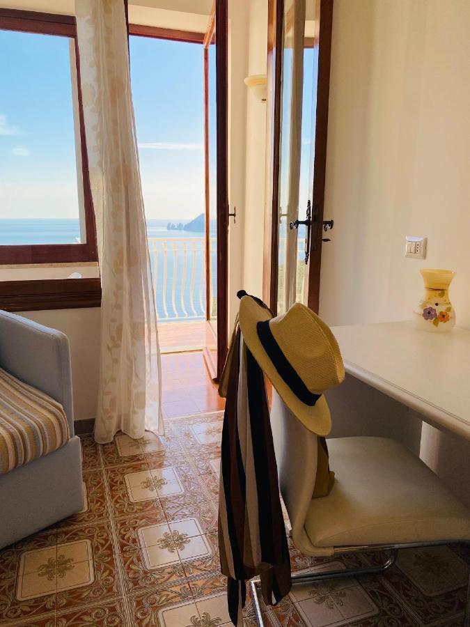 Acquamarina Accommodation マッサ・ルブレンセ エクステリア 写真